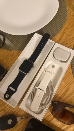 Apple Watch Series 9 45mm, 95% de bateria, impecável