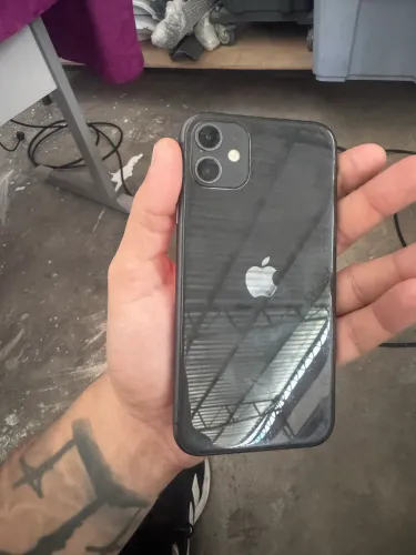 iPhone 11 64gb - Leia o anúncio