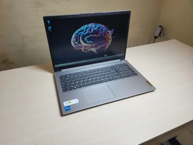 Notebook Lenovo i3 de 13ª Geração Novíssimo