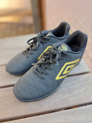 Chuteira Society Adulto Umbro 41 Attak Eternal