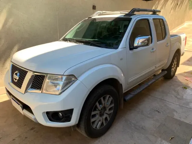 Nissan Frontier SL CD 4X4 2.5tb Diesel AUT 2014