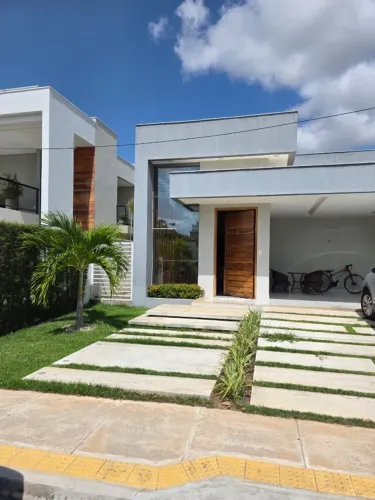 Casa em Condomínio Fechado Ninhos, em Mossoró: 4 quartos, 3 suítes uma com closet, 2 vagas