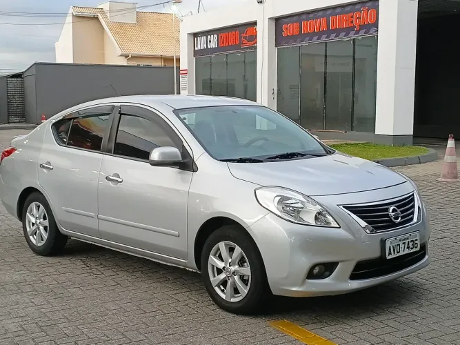 Nissan Versa SL 1.6 16V Flex Fuel 4P Mec. 2013