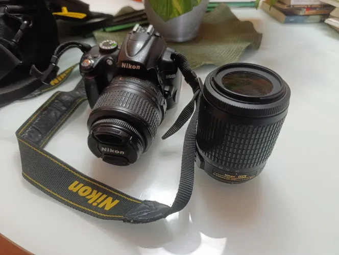 Nikon D5000