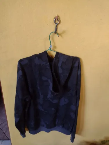 Blusa de moletom adulto tamanho p, usada mas em bom estado 