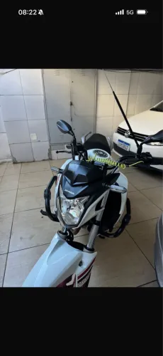 Moto muito nova toda revisada aceito proposta 
