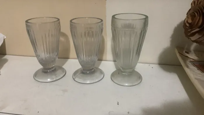 Taças antigas pra milk-shake 