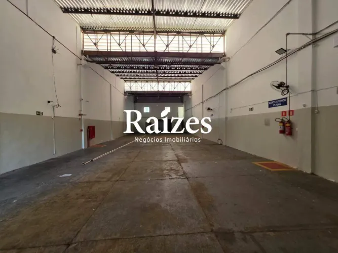 Galpões/Depósitos/Armazéns para alugar, 350 m² - no Bairro Minas Gerais em Uberlândia