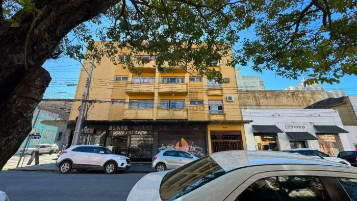 Apartamento Mobiliado de 2 Dormitórios (Frente) no Centro de Pelotas | Aluguel R$ 1.300