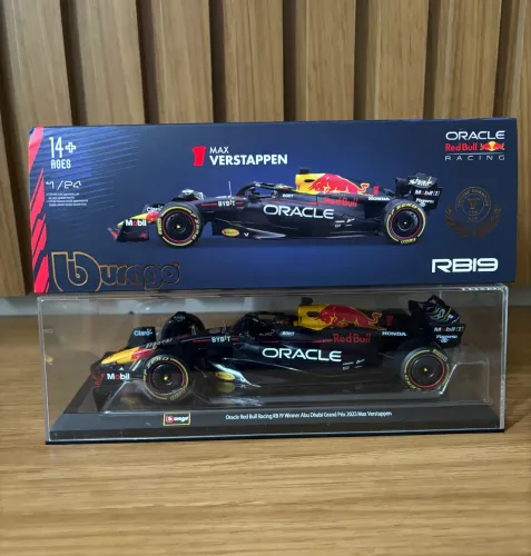 Não é miniatura!! Fórmula 1 - Max Verstappen - Burago figure (26cm de largura)