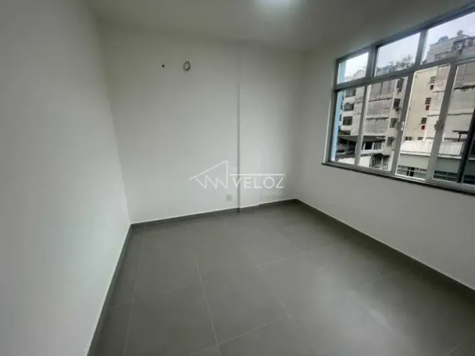 Apartamento : / Residencial / Glória