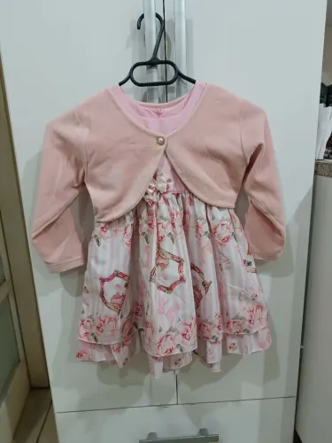 Vestido infantil rosa floral com bolero