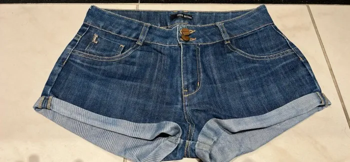 Variedade de short da lança perfume tamanho 38