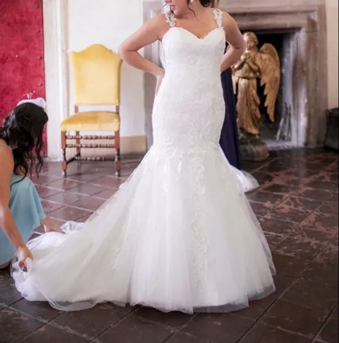 Vestido de noiva comprado na Suíça e usado na Itália