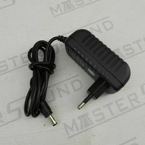 Fonte de alimentação. 12volts. 2 ampere. Com pino P4. Nova.