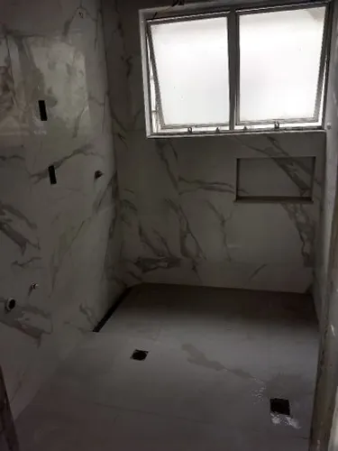Trabalho com porcelanato e azulejo