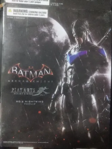 Batman Arkham Knight Nightwing Play Arts Kai - Figura de Ação