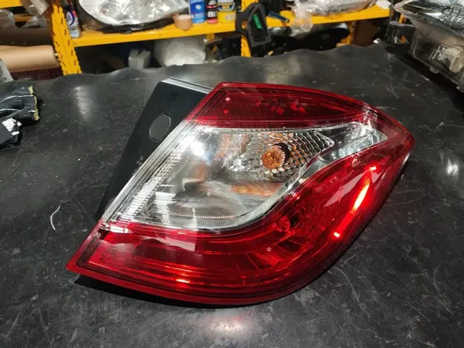 Lanterna LED direta Cruze Hatch 2017 2018 2019