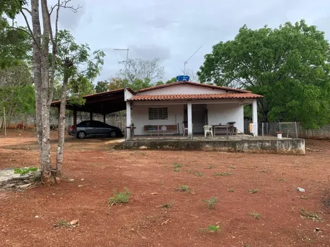 Sítio 20.000m², casa de 2 quartos, poço artesiano, pomar, 30min da Serra do Cipó.  