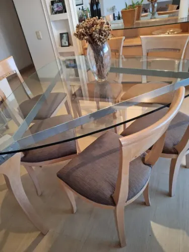 Maravilhoso conjunto de jantar com mesa triangular, buffet e 6 cadeiras estilo Biedermeier