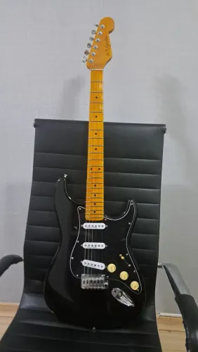 Guitarra MV Guitars - estilo Gilmour - light relic 