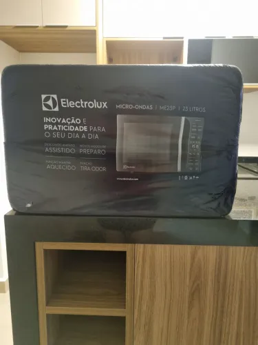 Micro-ondas Electrolux Preto de 23 litros Efficient (ME23P)