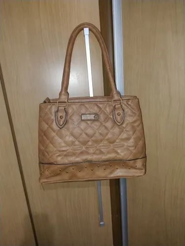 Bolsa feminina em couro sintético