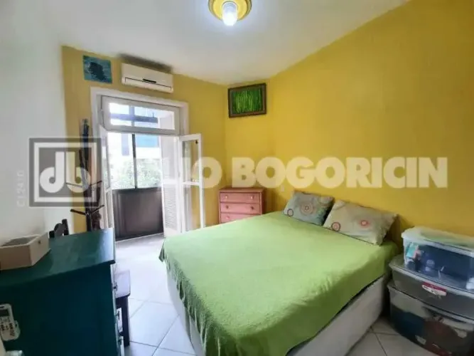 QUADRA DA PRAIA DO FLAMENGO - RUA DOIS DE DEZEMBRO - 85M2 REFORMADO - VAGA NA ESCRITURA