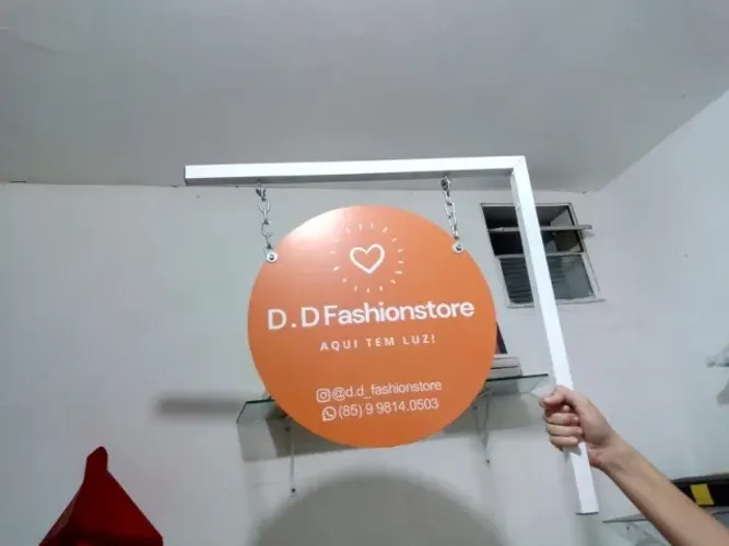 Placa lateral para pequenos comercios 
