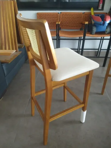 Banqueta Madeira maciça de jequitibá