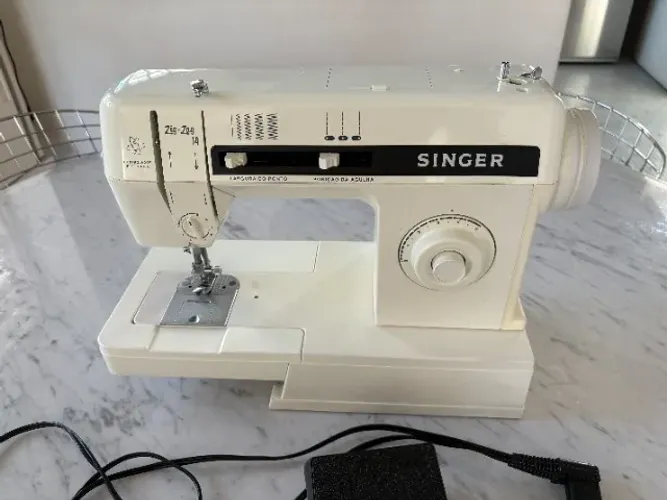 Maquina de Costura Singer Zig-Zag 14