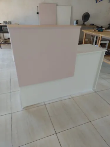 Balcão/caixa/recepção/atendimento