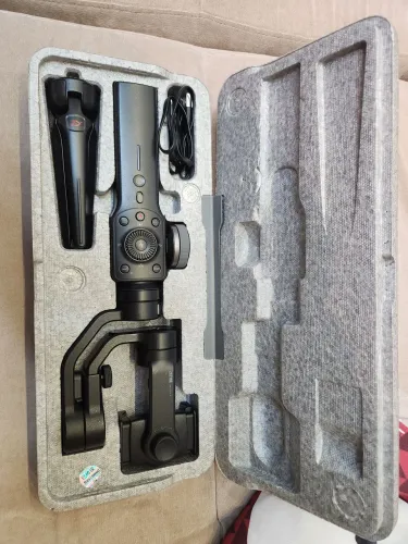 Gimbal Zhiyun Smooth 4