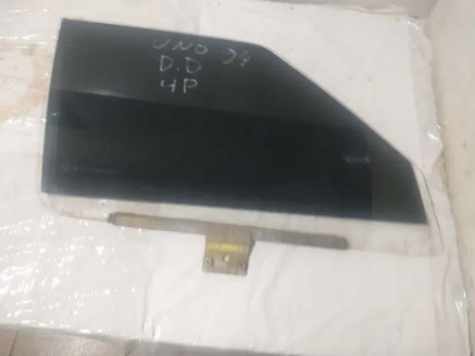 Vidro dianteiro direito Fiat uno 94 4p
