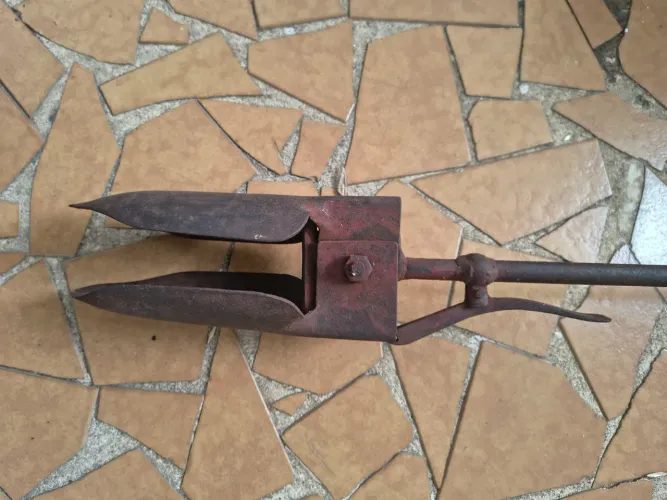 Cavadeira trado antiga