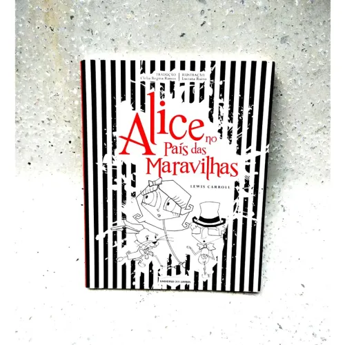 Livro: Alice no País das Maravilhas - Lewis Carroll