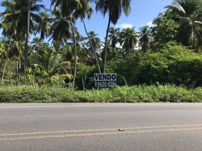 Terreno com 5.220 metros, de frente para o mar, no Bairro de Guaxuma, em Maceió.