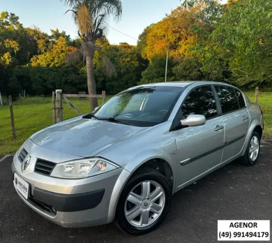 Renault Megane Sedan Dynamique Hi-flex 1.6 16V 2009