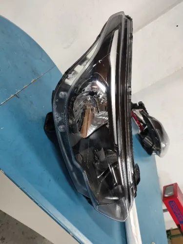 Farol argo 2023 lado direito original