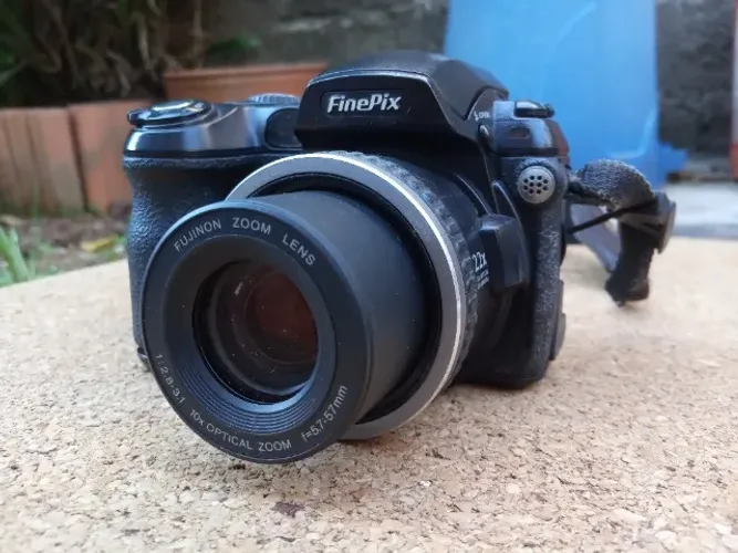 Black Friday COMBO !!! Câmera Digital Fujifilm FinePix S Series S5000+ Cartão de memória 