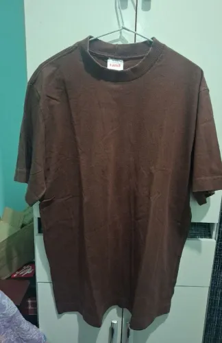 camiseta oversized romã