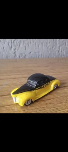 Mini hot Wheels Ford pneu borracha 