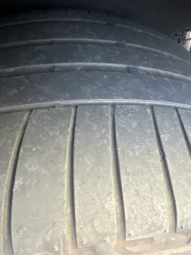 Pneus 315 35 20 Run flat Bridgestone par