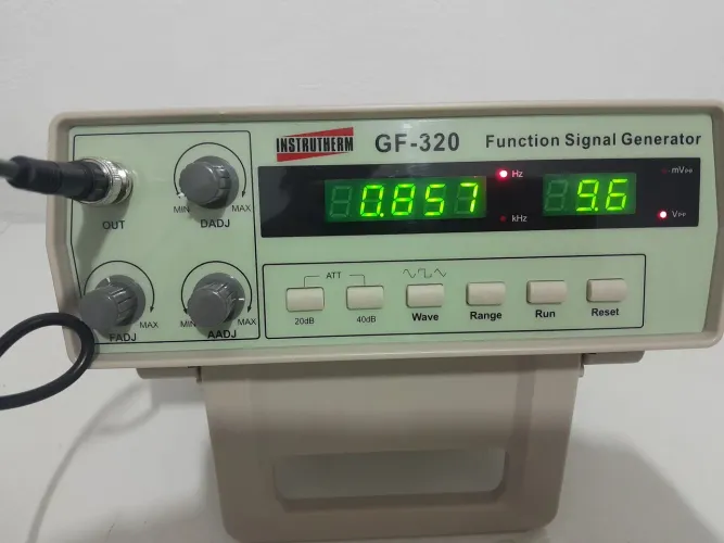 Gerador de Funções Instrutherm GF-320, Bivolt ***Semi-novo***