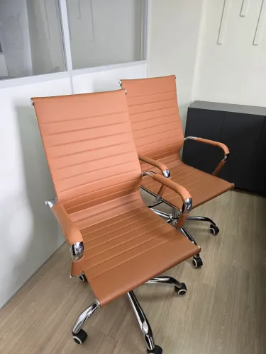 Kit 2 cadeiras escritorio Presidente Cor Caramelo