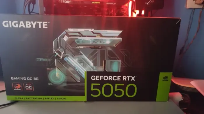 Placa de Vídeo Gigabyte RTX 5050