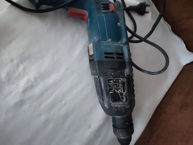Furadeira Makita só hoje