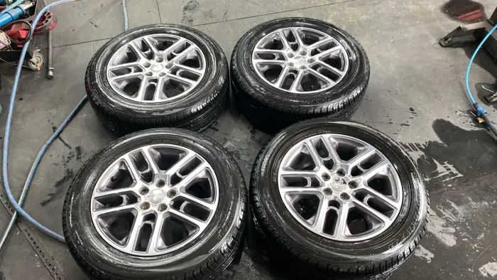 Rodas aro 17 Jeep renegade , Compass e Fiat toro + pneus seminovos dunlop