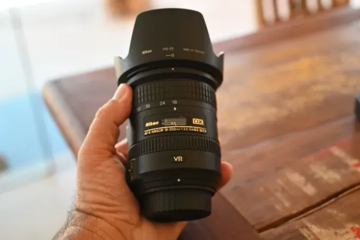 Lente Nikon 18-200Mm F/3.5-5.6G ED VR II AF-S DX em ótimo estado de conservação