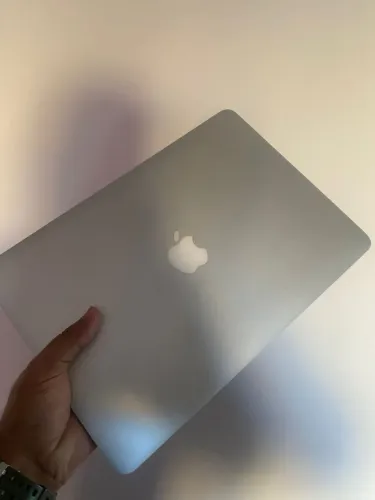 MacBook Air 256gb i5
